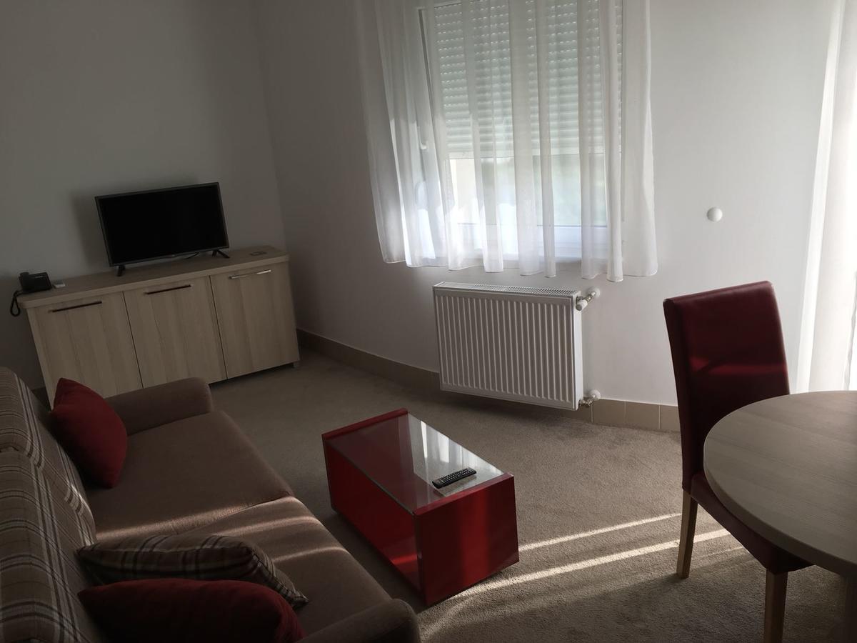 Holiday Wing Apartment 2 Jagodina Kültér fotó